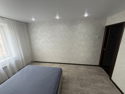 Продам трехкомнатную (3-комн.) квартиру, Ленинградская ул, 49, Комсомольск-на-Амуре г