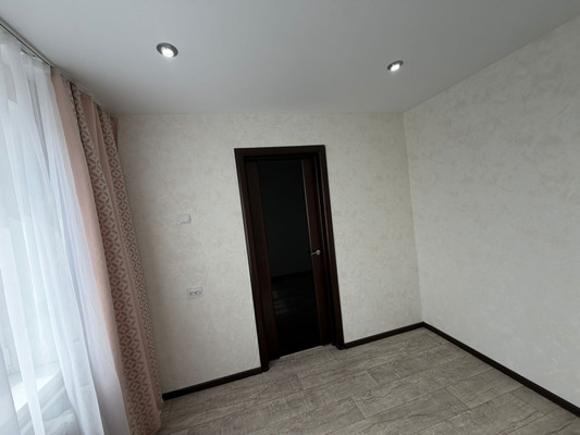 Продам трехкомнатную (3-комн.) квартиру, Ленинградская ул, 49, Комсомольск-на-Амуре г