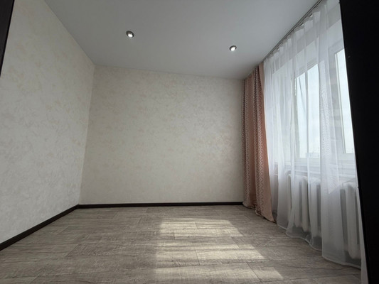 Продам трехкомнатную (3-комн.) квартиру, Ленинградская ул, 49, Комсомольск-на-Амуре г