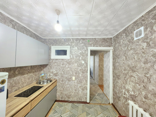 Продам двухкомнатную (2-комн.) квартиру, Чехова ул, 102, Ишим г