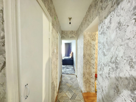 Продам двухкомнатную (2-комн.) квартиру, Чехова ул, 102, Ишим г