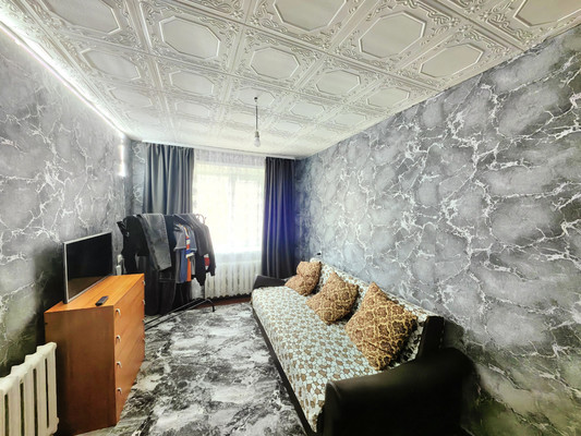 Продам двухкомнатную (2-комн.) квартиру, Чехова ул, 102, Ишим г