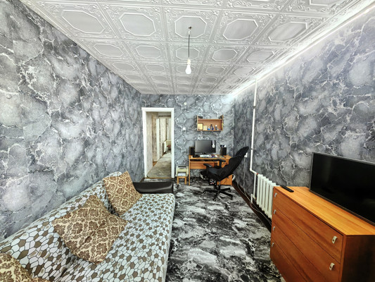 Продам двухкомнатную (2-комн.) квартиру, Чехова ул, 102, Ишим г