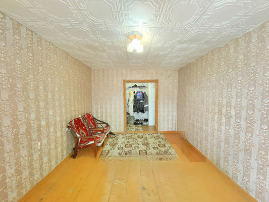 Продам двухкомнатную (2-комн.) квартиру, Чехова ул, 102, Ишим г