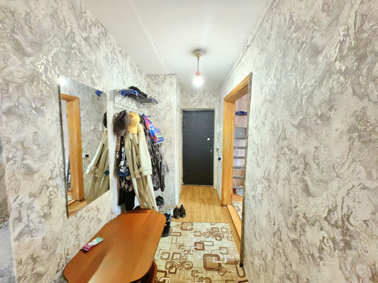 Продам двухкомнатную (2-комн.) квартиру, Чехова ул, 102, Ишим г