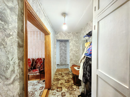 Продам двухкомнатную (2-комн.) квартиру, Чехова ул, 102, Ишим г