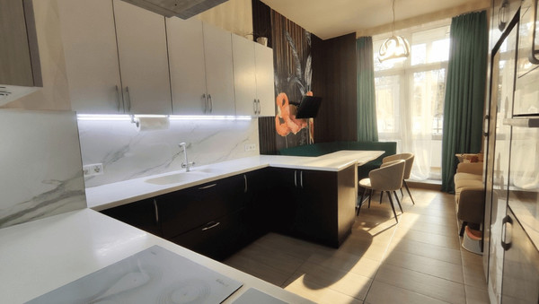 Продам трехкомнатную (3-комн.) квартиру, Физическая ул, 16, Троицк г