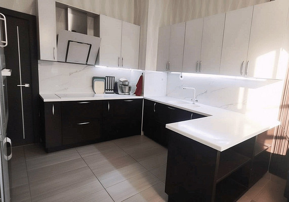 Продам трехкомнатную (3-комн.) квартиру, Физическая ул, 16, Троицк г