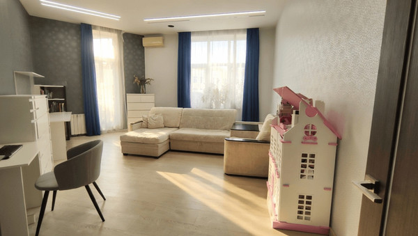 Продам трехкомнатную (3-комн.) квартиру, Физическая ул, 16, Троицк г