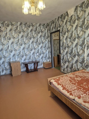 Продам двухкомнатную (2-комн.) квартиру, Гагарина ул, 4, Волгодонск г