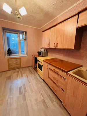 Продам двухкомнатную (2-комн.) квартиру, Морозова ул, 161, Сыктывкар г