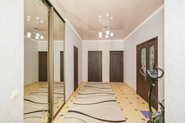 Продам трехкомнатную (3-комн.) квартиру, Дальняя ул, 4/2к1, Краснодар г