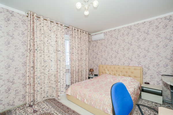 Продам трехкомнатную (3-комн.) квартиру, Дальняя ул, 4/2к1, Краснодар г