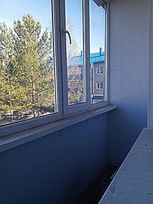 Продам двухкомнатную (2-комн.) квартиру, Крымская ул, 6, Ишим г