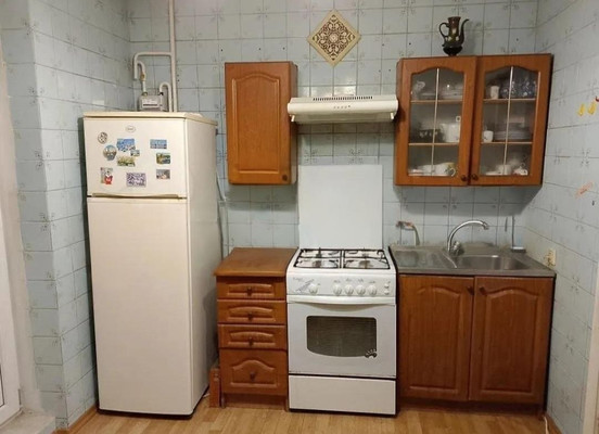 Продам трехкомнатную (3-комн.) квартиру, Беспалова ул, 47А, Симферополь г