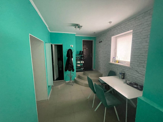 Продам двухкомнатную (2-комн.) квартиру, Гоголя ул, 18, Симферополь г