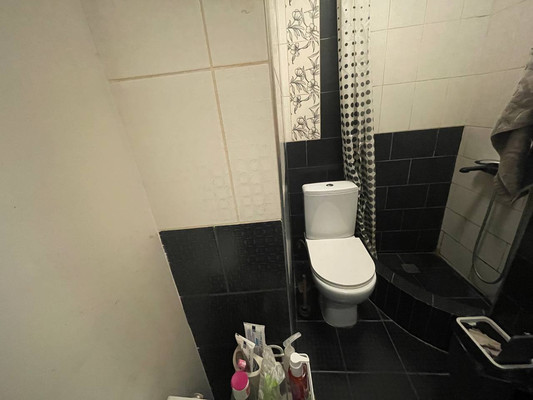 Продам двухкомнатную (2-комн.) квартиру, Гоголя ул, 18, Симферополь г