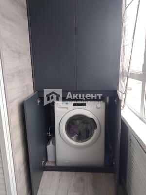 Продам двухкомнатную (2-комн.) квартиру, Героев пр-кт, 3, Просторный мкр