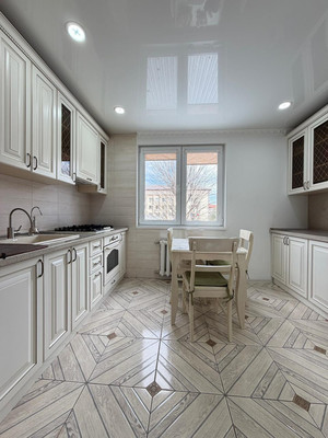 Продам трехкомнатную (3-комн.) квартиру, Кулиева пр-кт, 17, Нальчик г