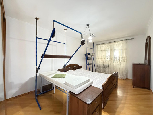 Продам трехкомнатную (3-комн.) квартиру, Кулиева пр-кт, 17, Нальчик г