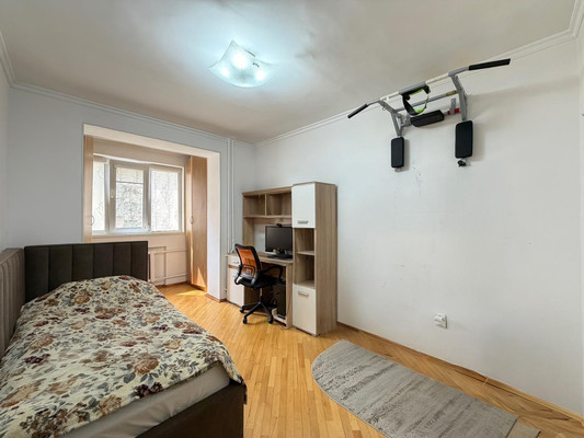 Продам трехкомнатную (3-комн.) квартиру, Кулиева пр-кт, 17, Нальчик г