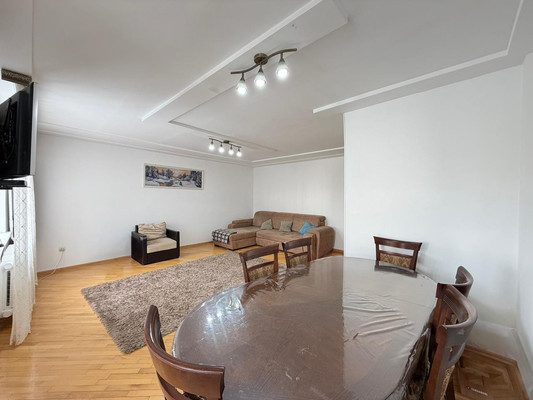 Продам трехкомнатную (3-комн.) квартиру, Кулиева пр-кт, 17, Нальчик г