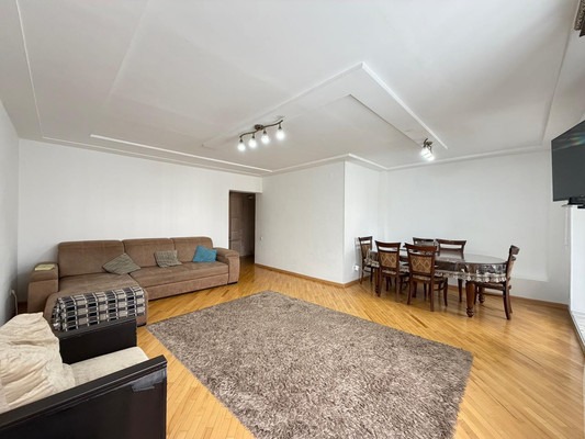 Продам трехкомнатную (3-комн.) квартиру, Кулиева пр-кт, 17, Нальчик г