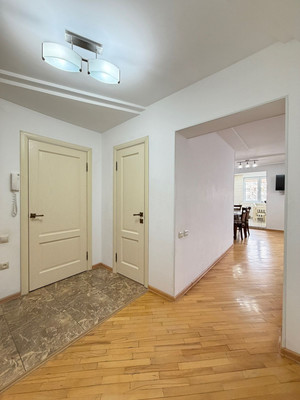 Продам трехкомнатную (3-комн.) квартиру, Кулиева пр-кт, 17, Нальчик г