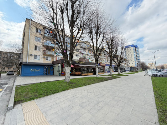 Продам трехкомнатную (3-комн.) квартиру, Кулиева пр-кт, 17, Нальчик г