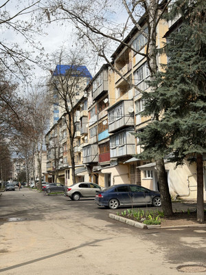 Продам трехкомнатную (3-комн.) квартиру, Кулиева пр-кт, 17, Нальчик г