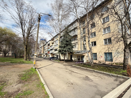 Продам трехкомнатную (3-комн.) квартиру, Кулиева пр-кт, 17, Нальчик г