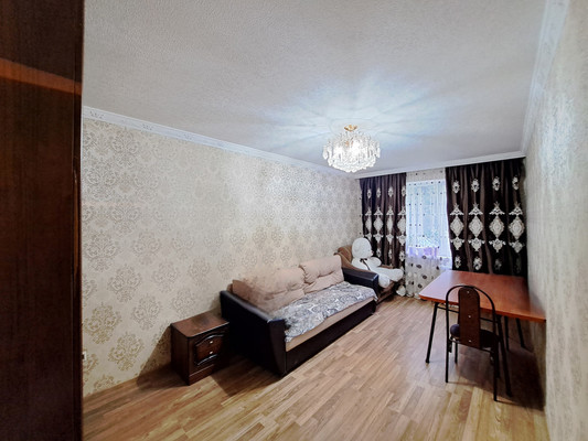 Продам трехкомнатную (3-комн.) квартиру, Профсоюзная ул, 224ка, Вольный Аул кп