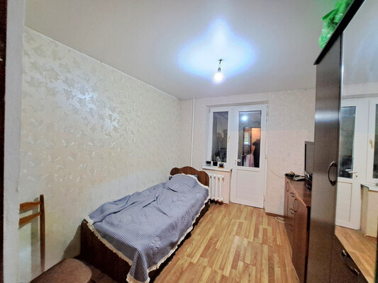 Продам трехкомнатную (3-комн.) квартиру, Профсоюзная ул, 224ка, Вольный Аул кп