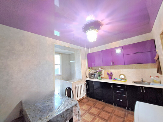 Продам трехкомнатную (3-комн.) квартиру, Профсоюзная ул, 224ка, Вольный Аул кп