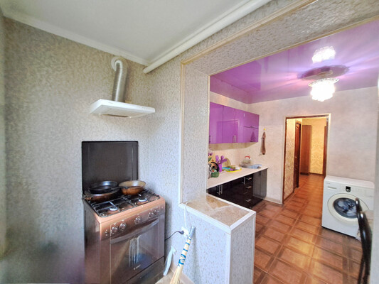 Продам трехкомнатную (3-комн.) квартиру, Профсоюзная ул, 224ка, Вольный Аул кп