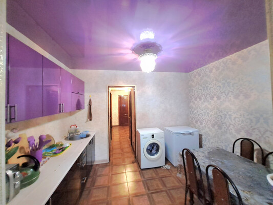 Продам трехкомнатную (3-комн.) квартиру, Профсоюзная ул, 224ка, Вольный Аул кп