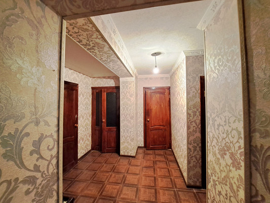 Продам трехкомнатную (3-комн.) квартиру, Профсоюзная ул, 224ка, Вольный Аул кп