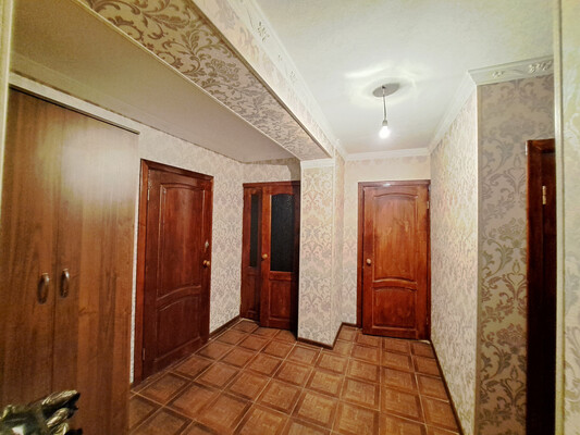 Продам трехкомнатную (3-комн.) квартиру, Профсоюзная ул, 224ка, Вольный Аул кп