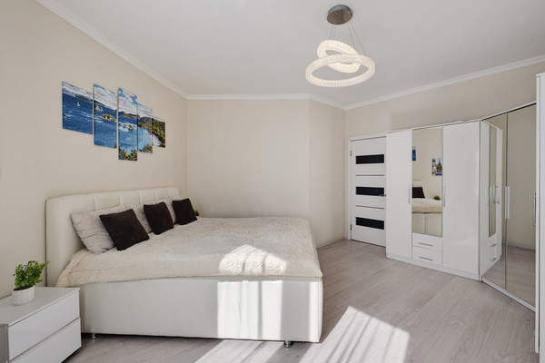 Продам трехкомнатную (3-комн.) квартиру, Игоря Мерлушкина ул, 4, Красногорск г