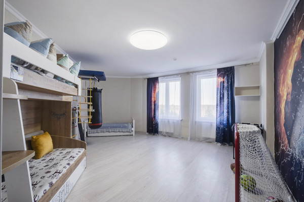 Продам трехкомнатную (3-комн.) квартиру, Игоря Мерлушкина ул, 4, Красногорск г