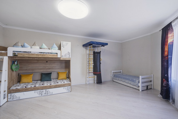 Продам трехкомнатную (3-комн.) квартиру, Игоря Мерлушкина ул, 4, Красногорск г