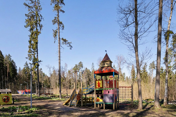 Продам трехкомнатную (3-комн.) квартиру, Игоря Мерлушкина ул, 4, Красногорск г