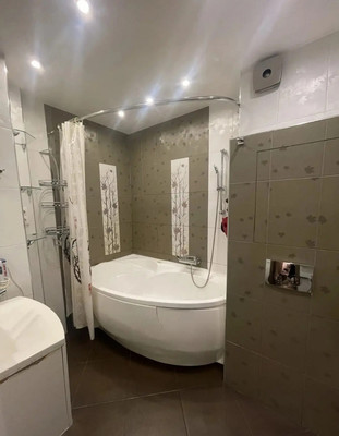 Продам трехкомнатную (3-комн.) квартиру, Пятилеток пр-кт, 16Ак2, Санкт-Петербург г