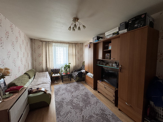 Продам трехкомнатную (3-комн.) квартиру, Комсомольский пр-кт, 24к2, Люберцы г