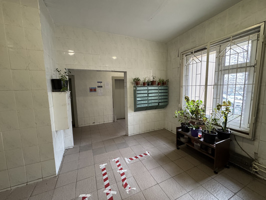 Продам трехкомнатную (3-комн.) квартиру, Комсомольский пр-кт, 24к2, Люберцы г