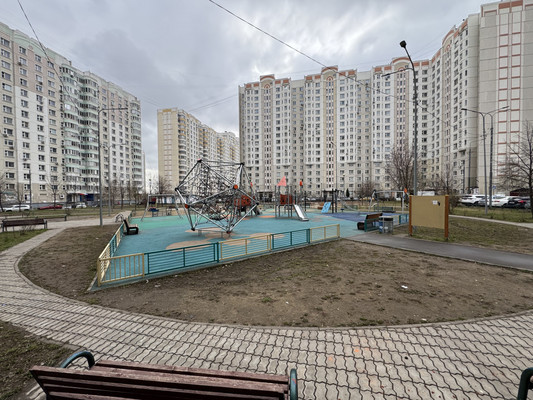 Продам трехкомнатную (3-комн.) квартиру, Комсомольский пр-кт, 24к2, Люберцы г