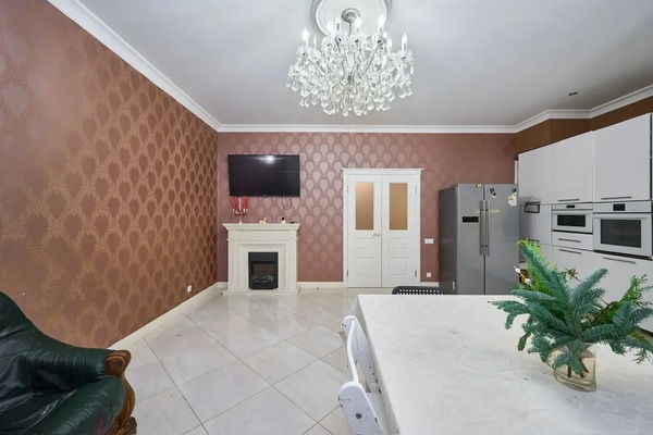 Продам многокомнатную квартиру, Российская ул, 72/2, Краснодар г