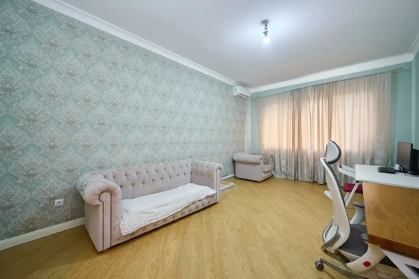 Продам многокомнатную квартиру, Российская ул, 72/2, Краснодар г