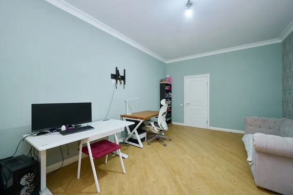 Продам многокомнатную квартиру, Российская ул, 72/2, Краснодар г