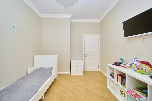 Продам многокомнатную квартиру, Российская ул, 72/2, Краснодар г